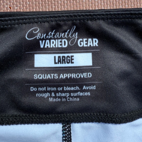 Women’s Constantly Varied Gear Leggings Skull design Size Large - Picture 5 of 5